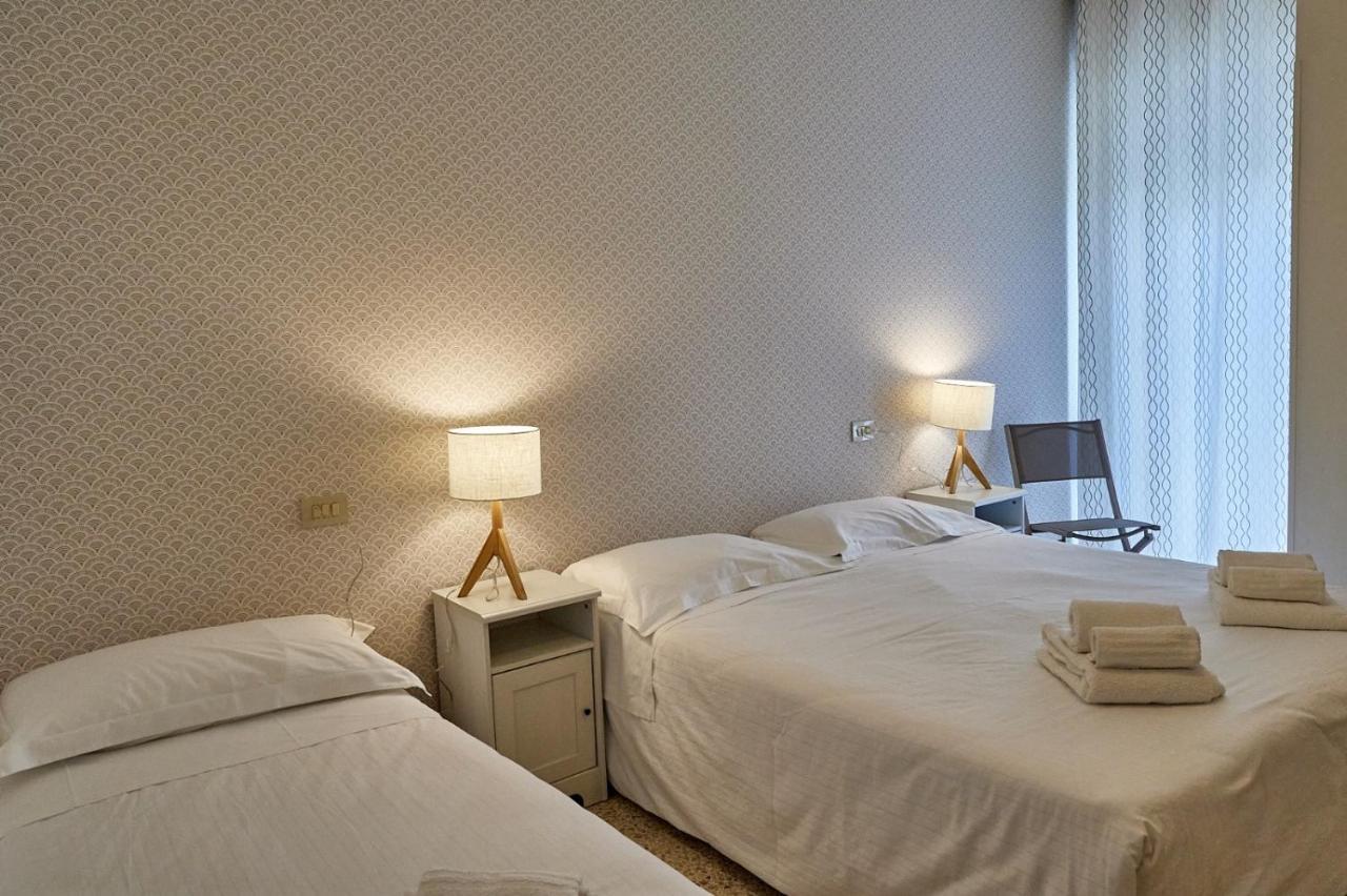 רימיני Hotel Spring מראה חיצוני תמונה