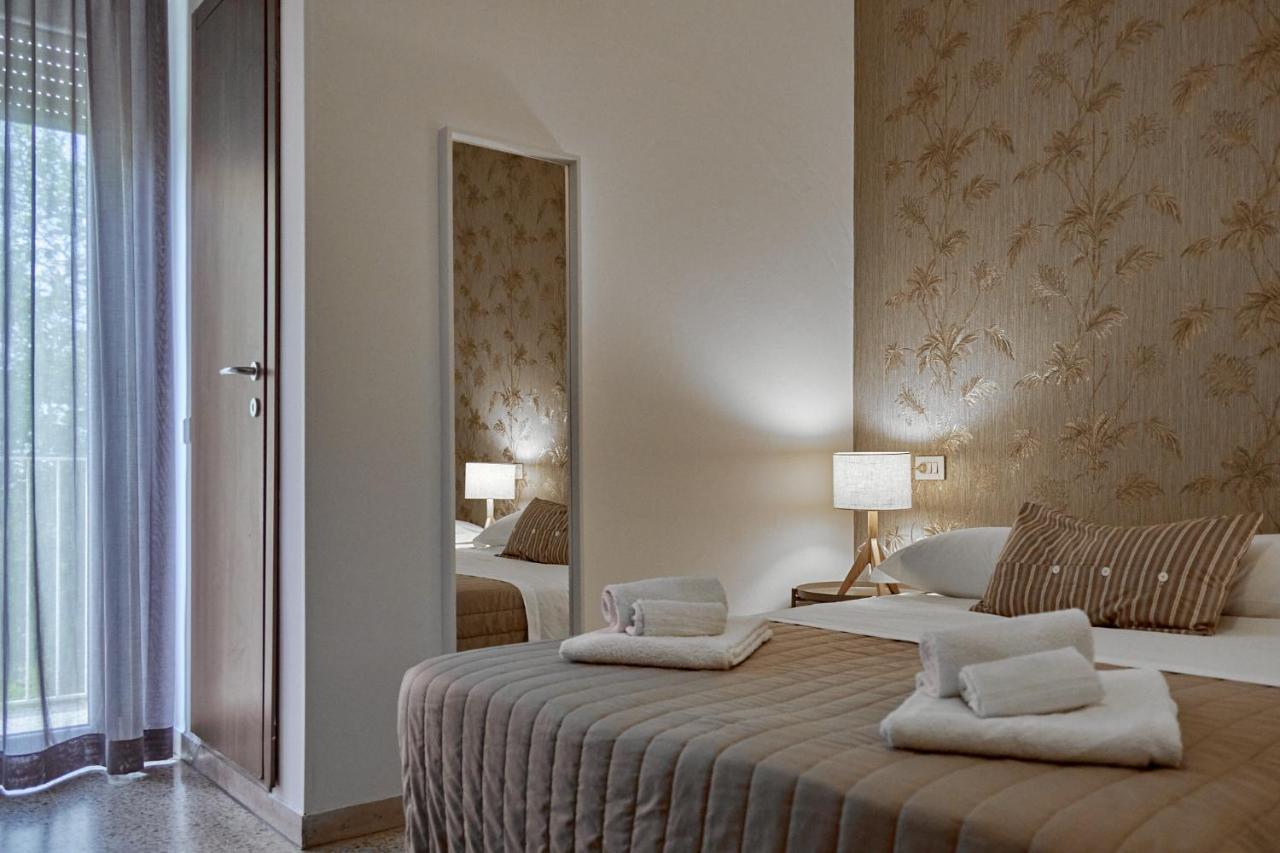 רימיני Hotel Spring מראה חיצוני תמונה
