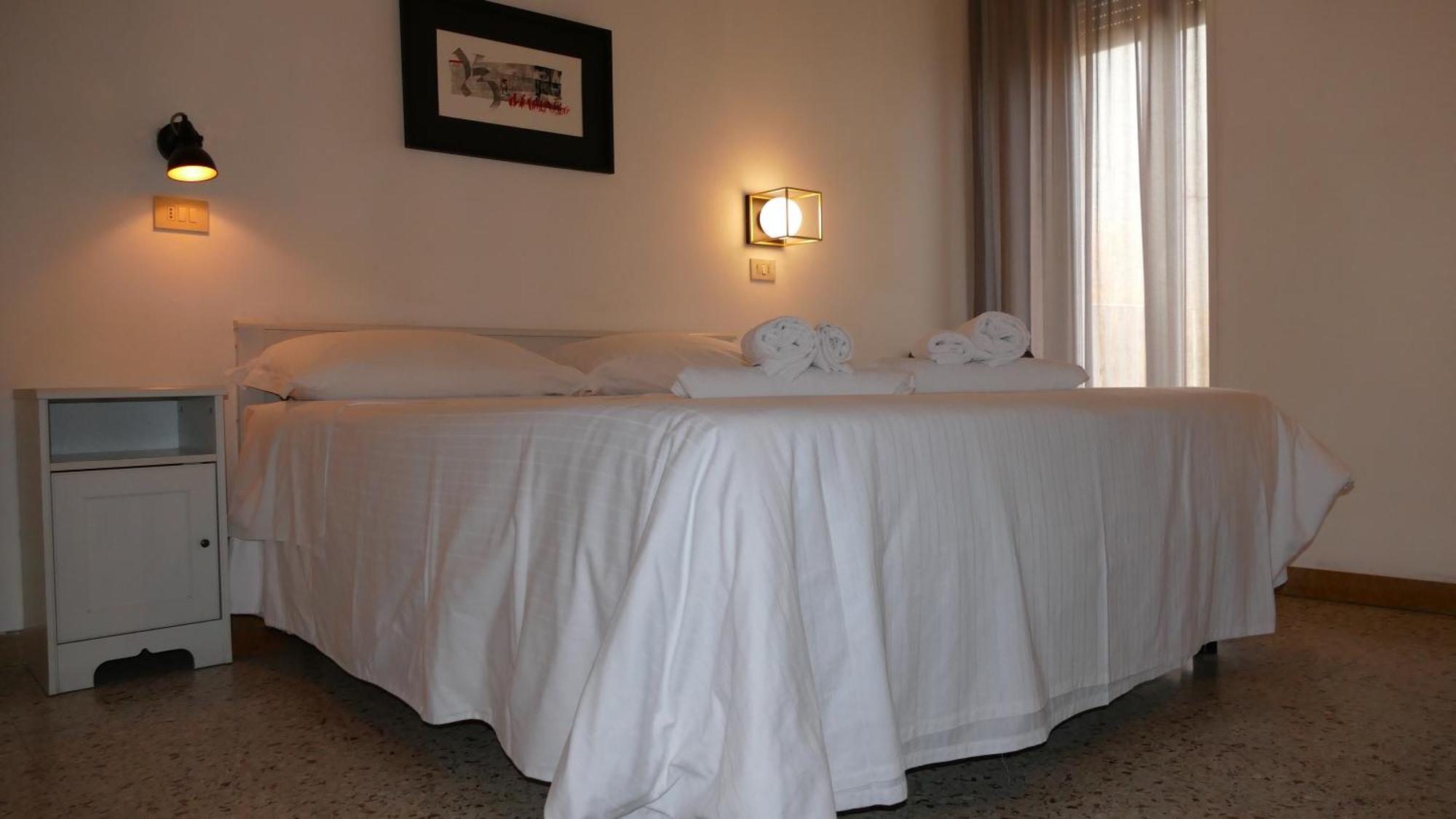 רימיני Hotel Spring מראה חיצוני תמונה