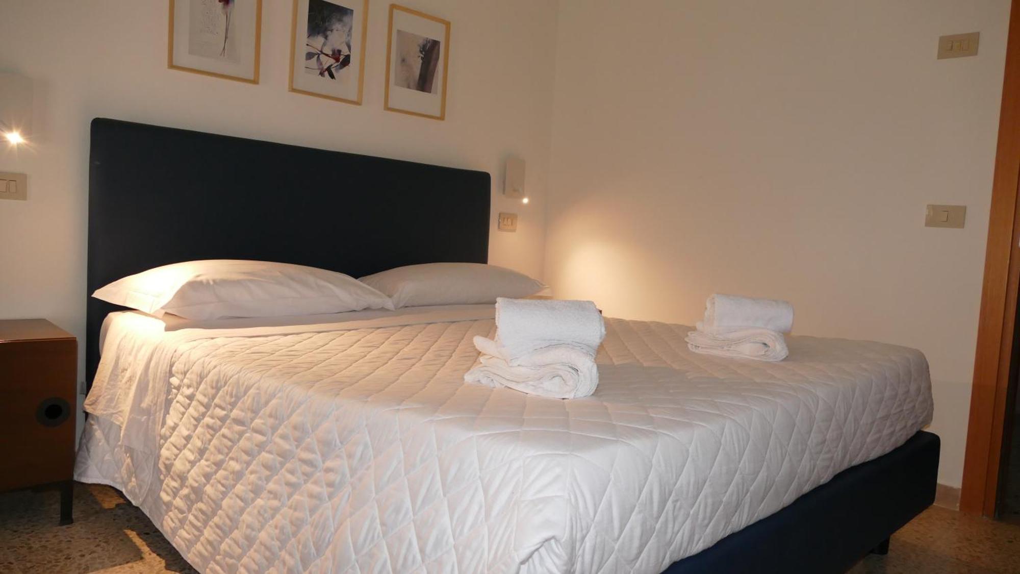 רימיני Hotel Spring מראה חיצוני תמונה