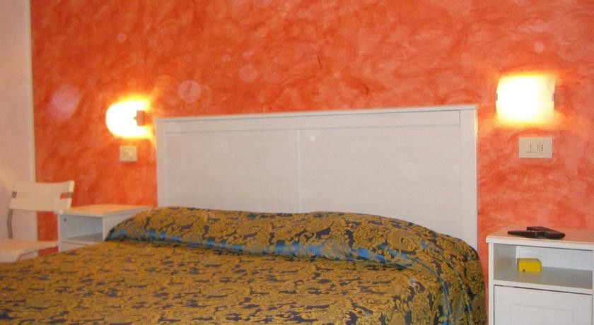 רימיני Hotel Spring מראה חיצוני תמונה